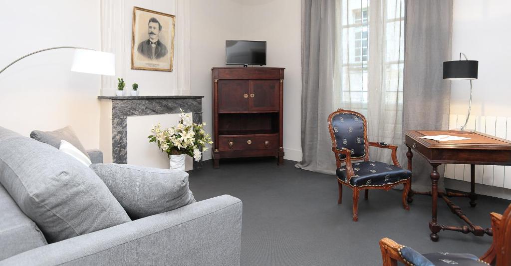 Suites De La Tour Perigueux Centre מראה חיצוני תמונה